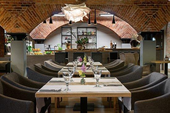 Food Gallery Restaurant & Bar